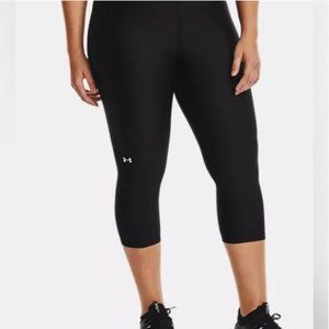 NWT (and HOST PICK) Under Armour Cropped Compression Leggings